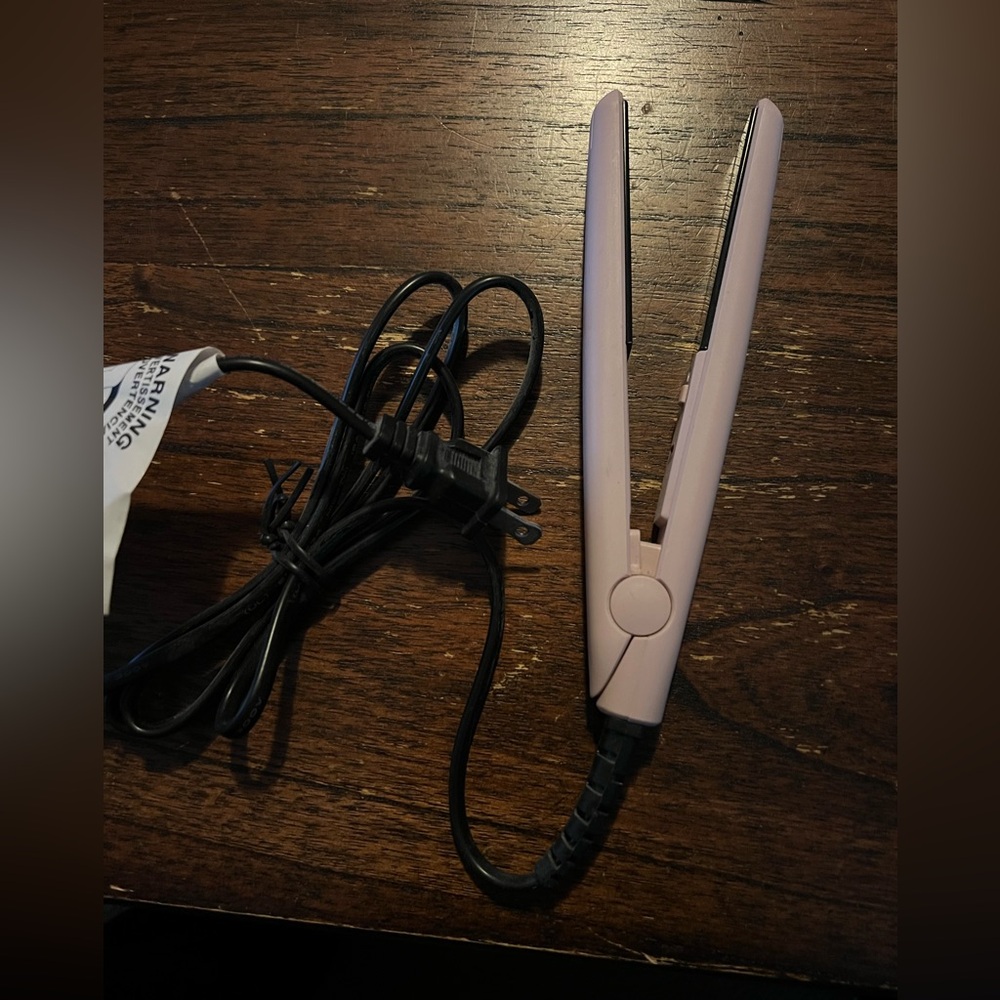 Plugged in Ceramic flat iron. 1-1.5 inch plate - NEVER USED